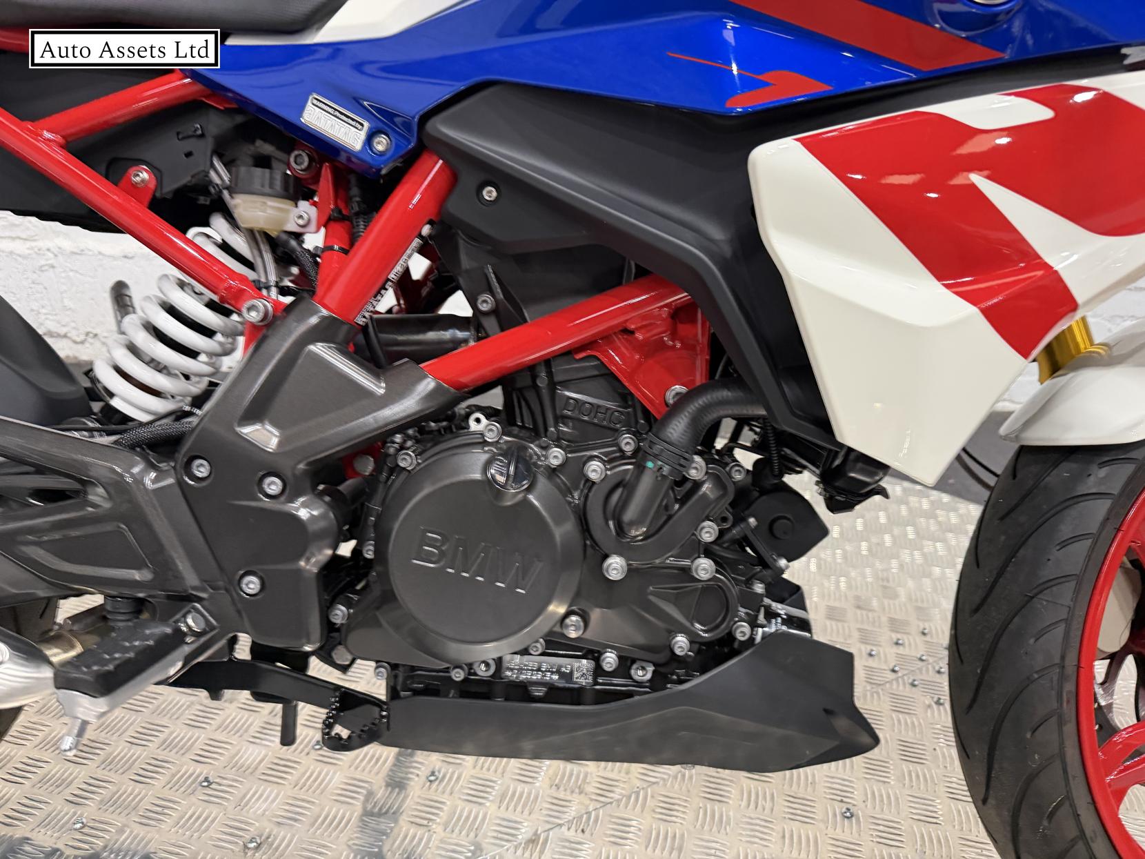 BMW G 310 R 310 Naked Petrol Manual Euro 5 (34 ps)