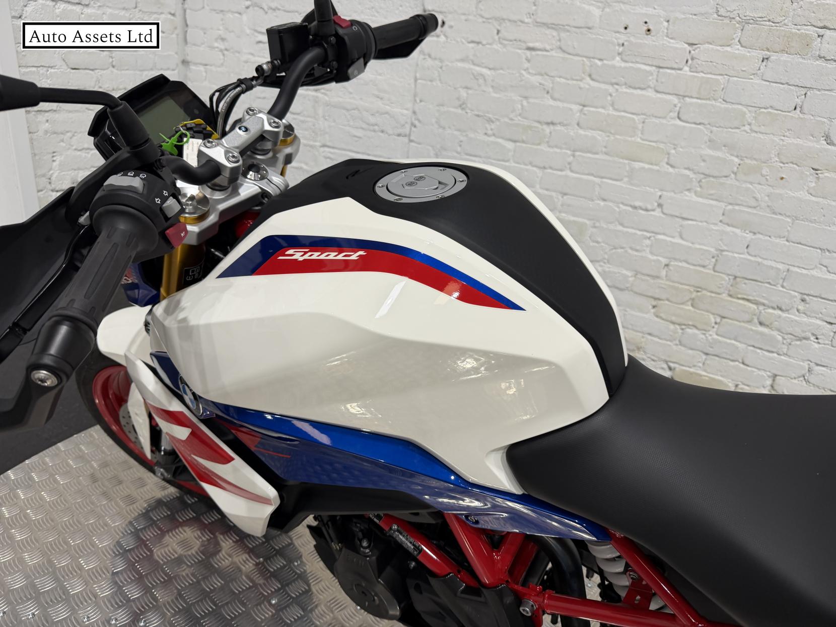 BMW G 310 R 310 Naked Petrol Manual Euro 5 (34 ps)