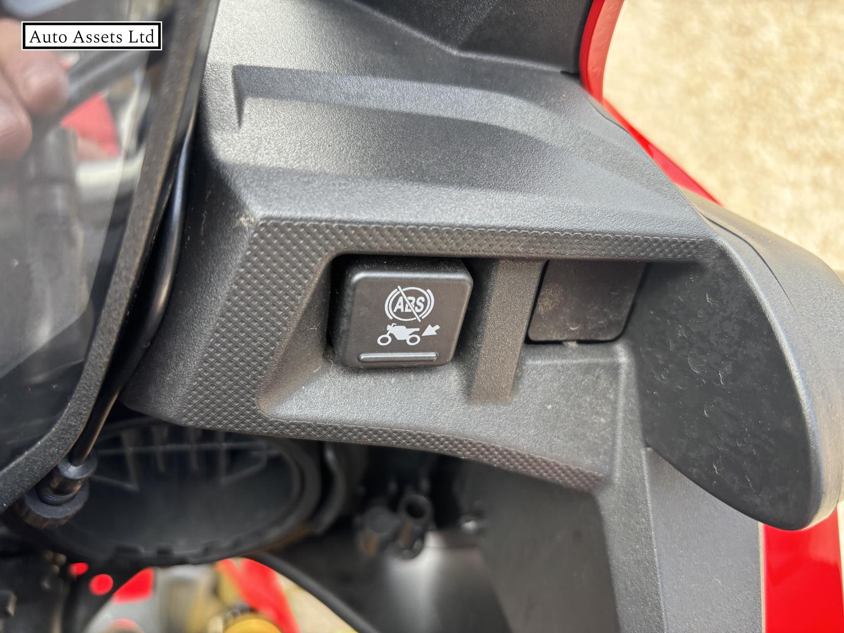 Honda CRF1000L Africa Twin 1000 Adventure Petrol Manual Euro 4 (95 ps)