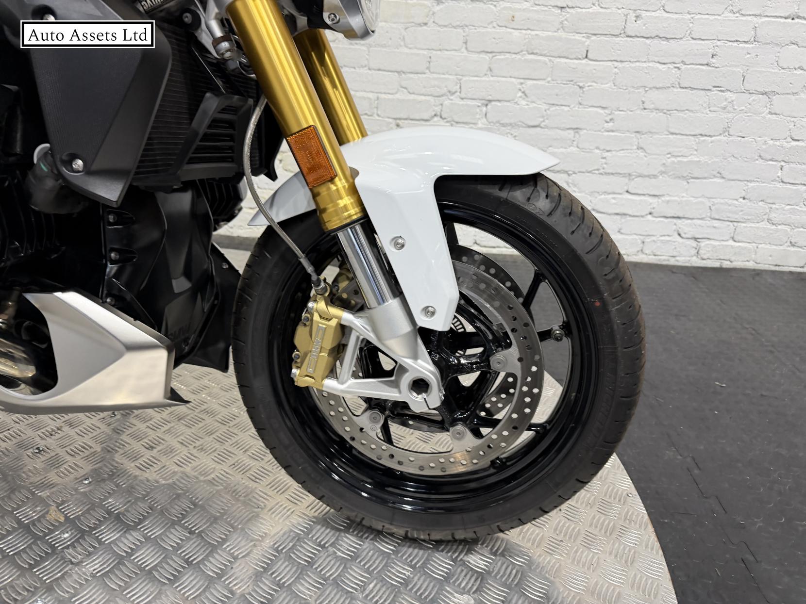 BMW R 1250 R 1250 SE Naked Petrol Manual Euro 5 (136 ps)