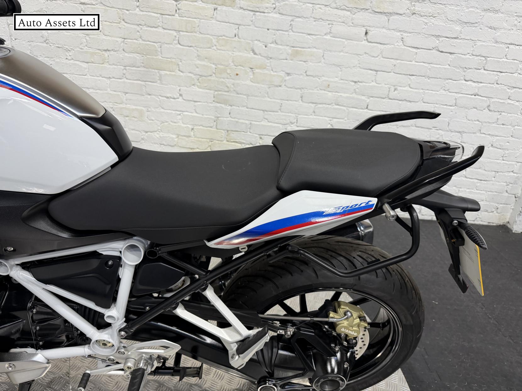 BMW R 1250 R 1250 SE Naked Petrol Manual Euro 5 (136 ps)