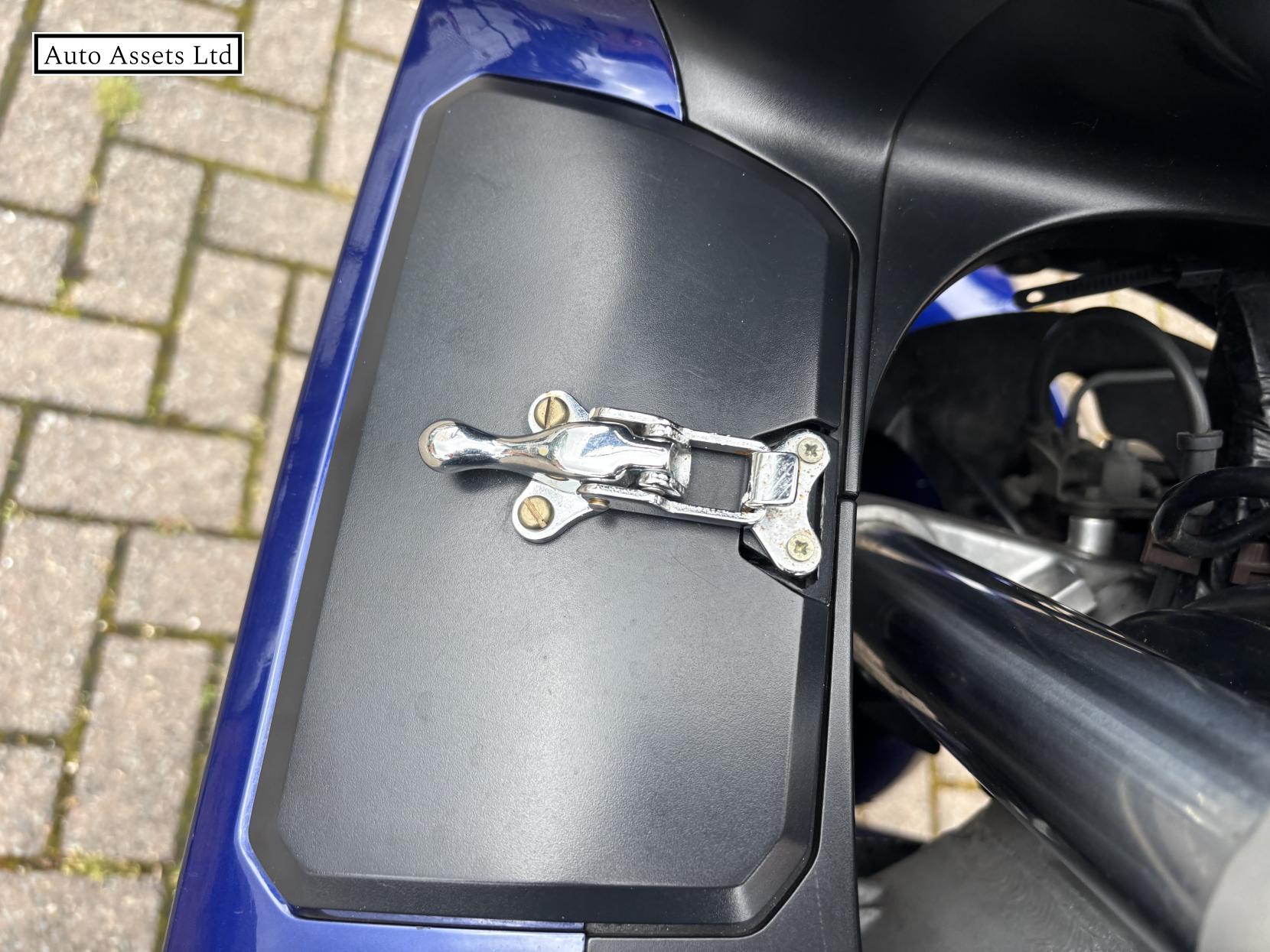 Yamaha FJR1300 1300 A Tourer Petrol Manual (147 ps)