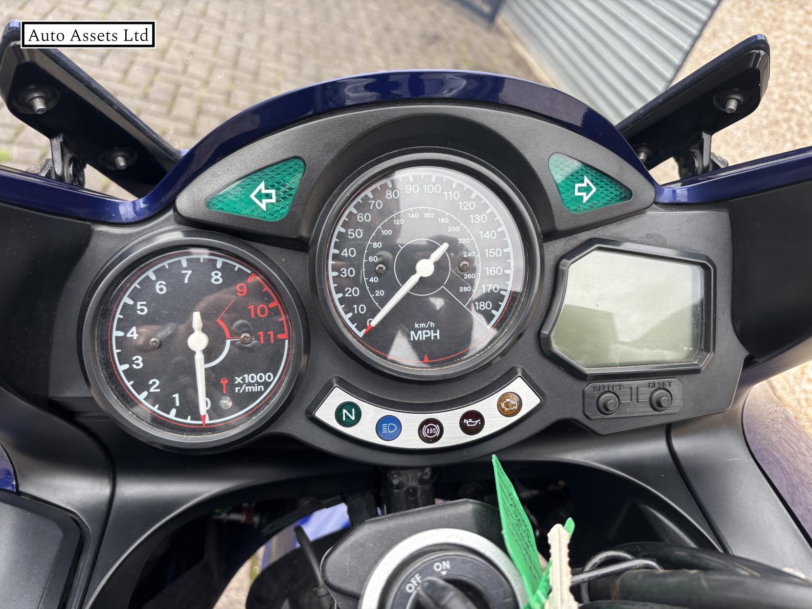 Yamaha FJR1300 1300 A Tourer Petrol Manual (147 ps)