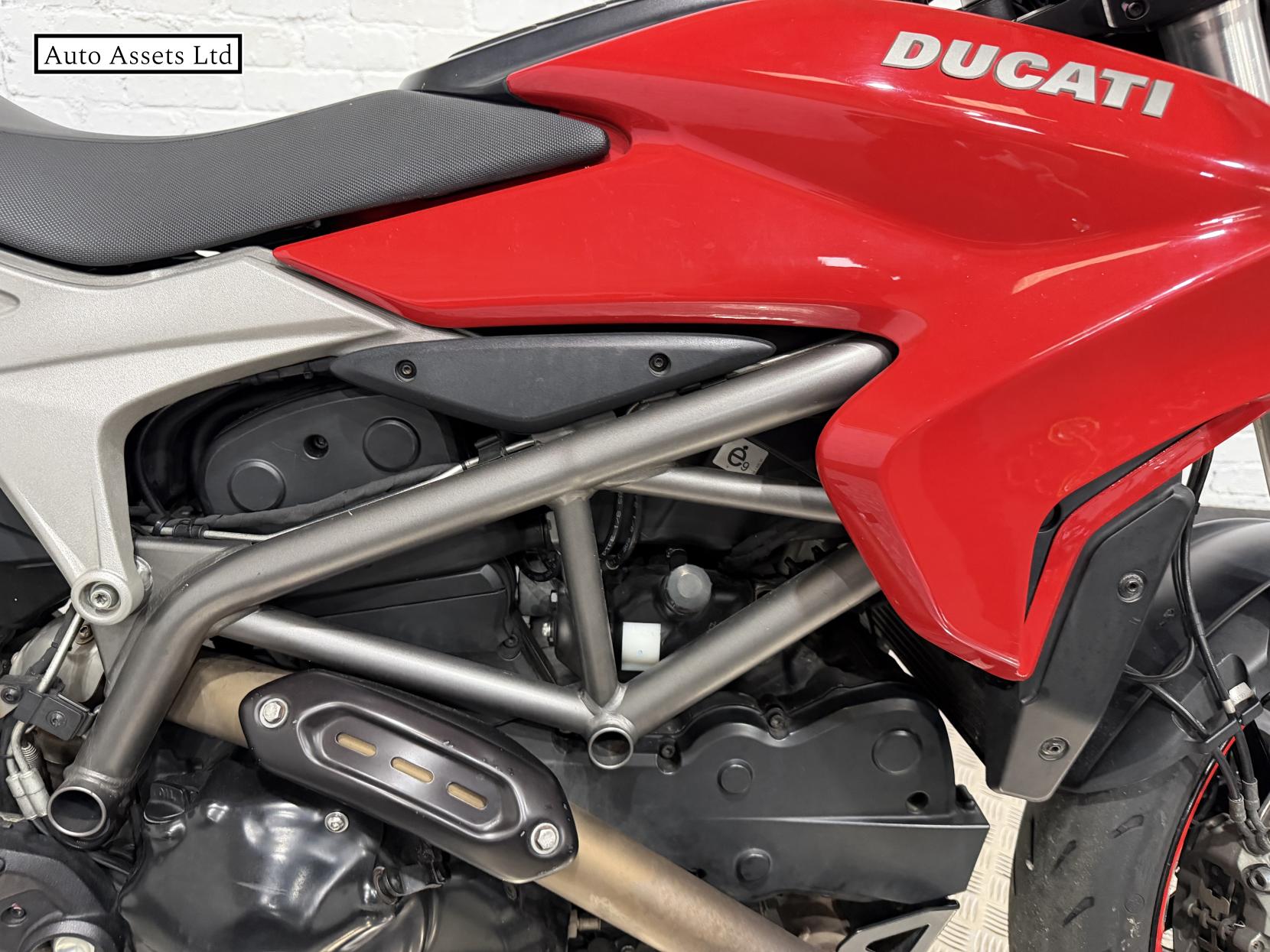 Ducati Hyperstrada 821 821 Naked Petrol Manual Euro 3 (104 ps)
