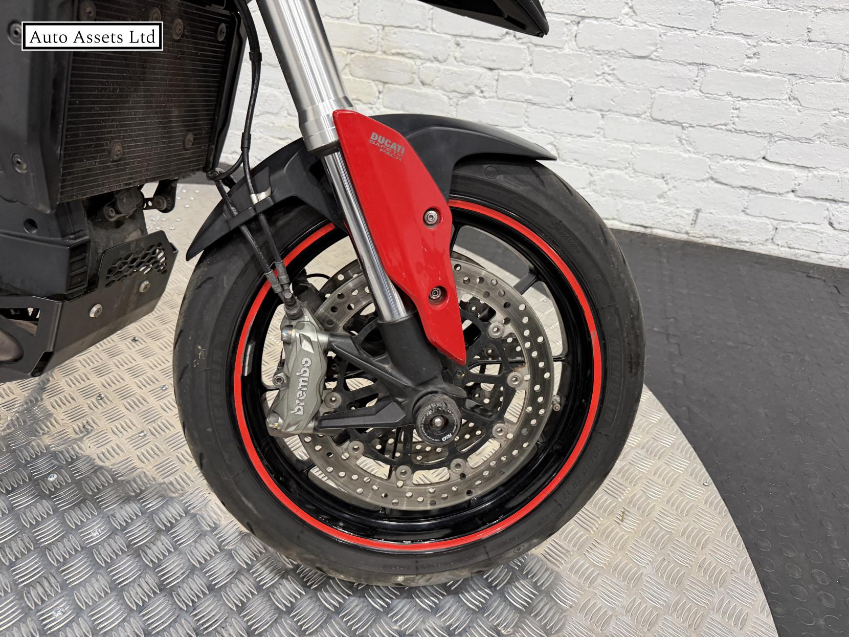 Ducati Hyperstrada 821 821 Naked Petrol Manual Euro 3 (104 ps)