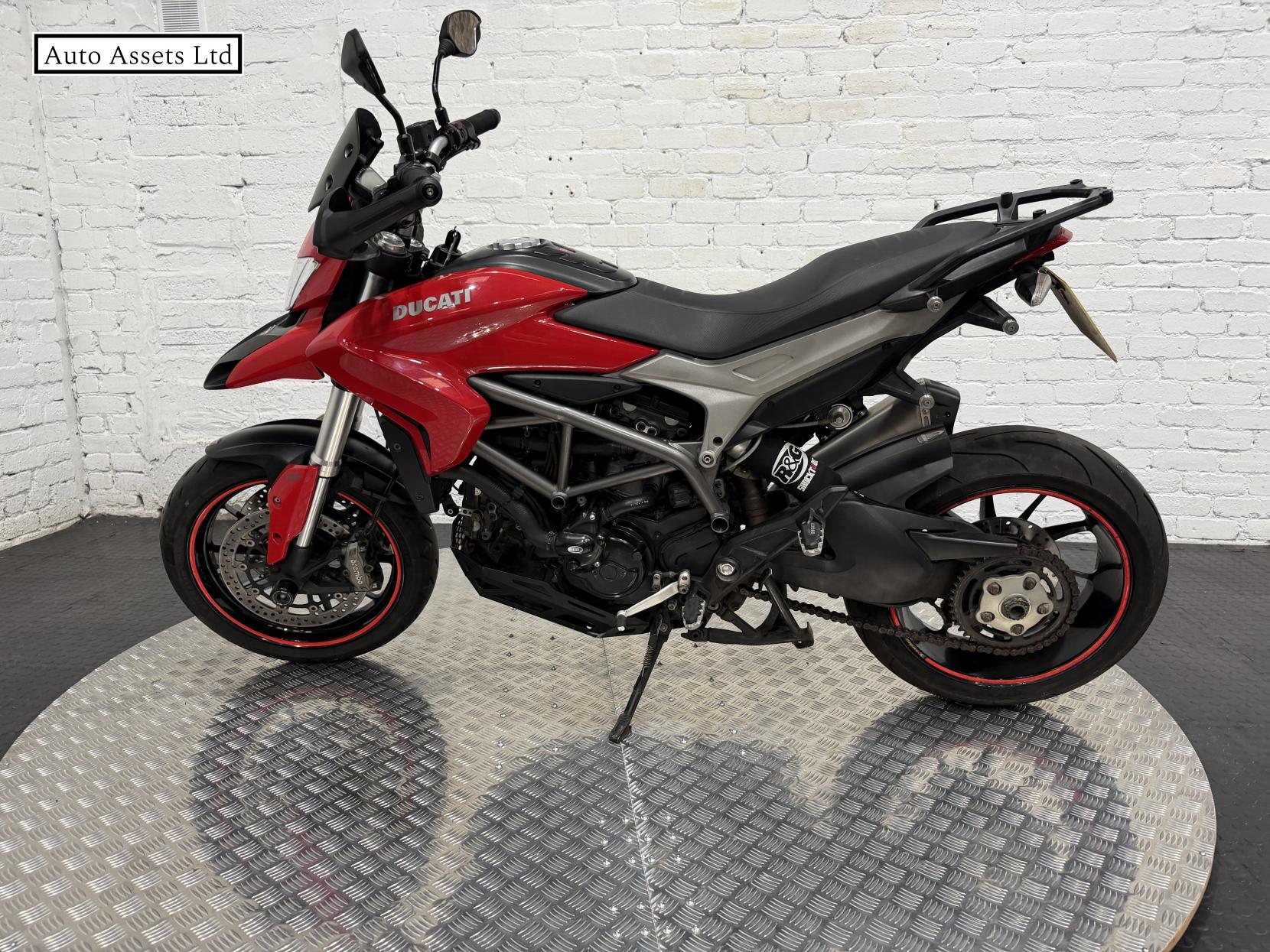 Ducati Hyperstrada 821 821 Naked Petrol Manual Euro 3 (104 ps)