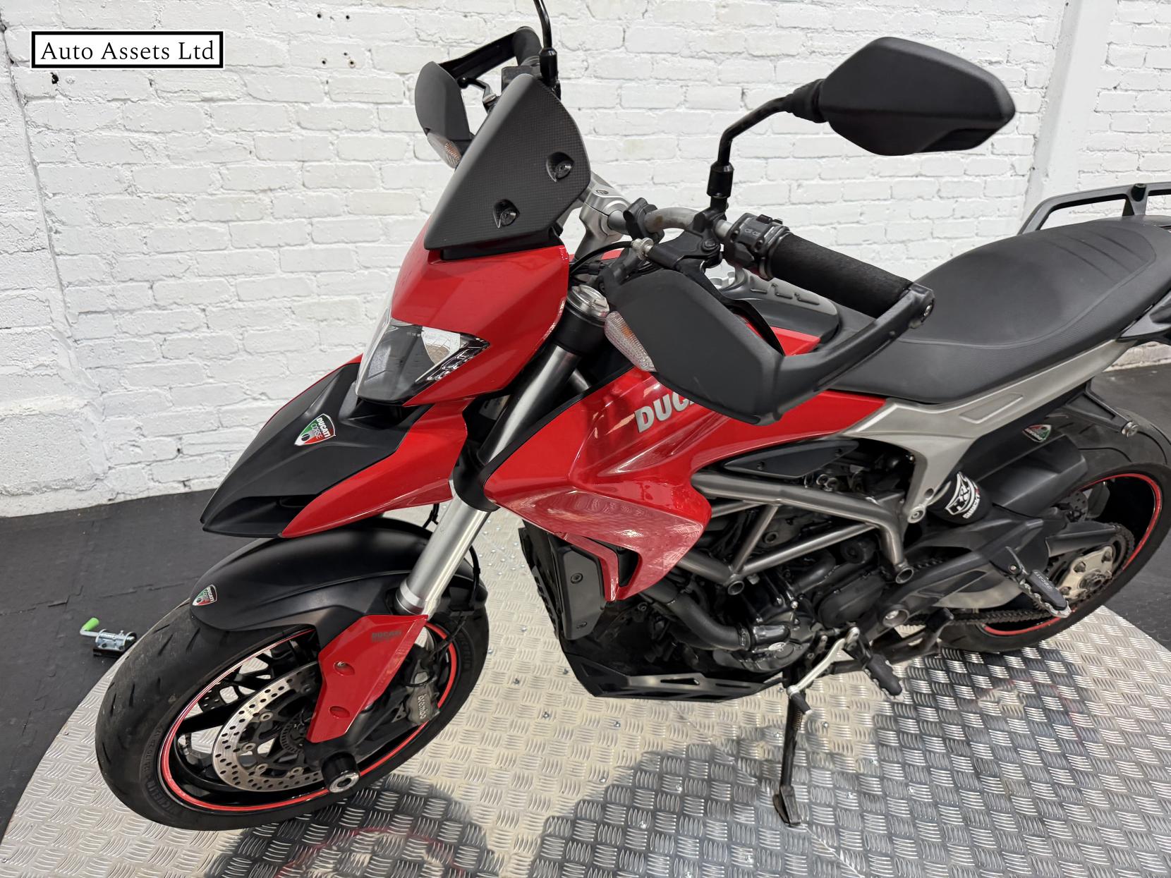 Ducati Hyperstrada 821 821 Naked Petrol Manual Euro 3 (104 ps)