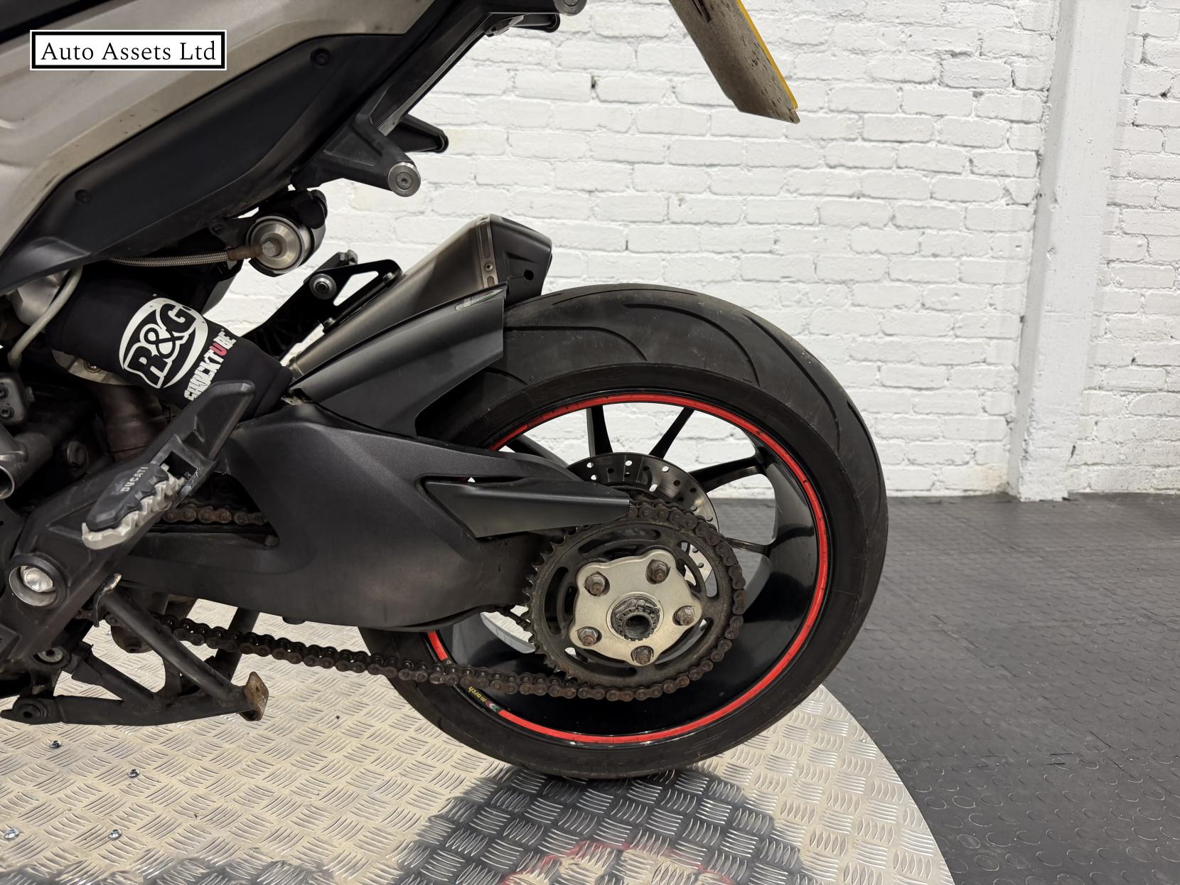 Ducati Hyperstrada 821 821 Naked Petrol Manual Euro 3 (104 ps)