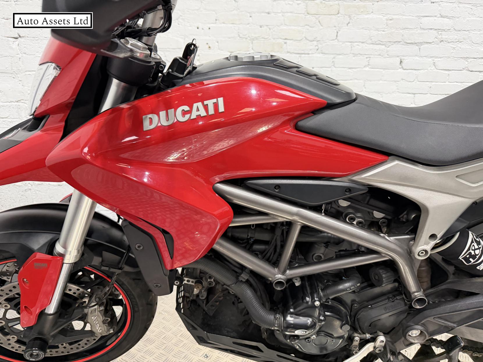 Ducati Hyperstrada 821 821 Naked Petrol Manual Euro 3 (104 ps)
