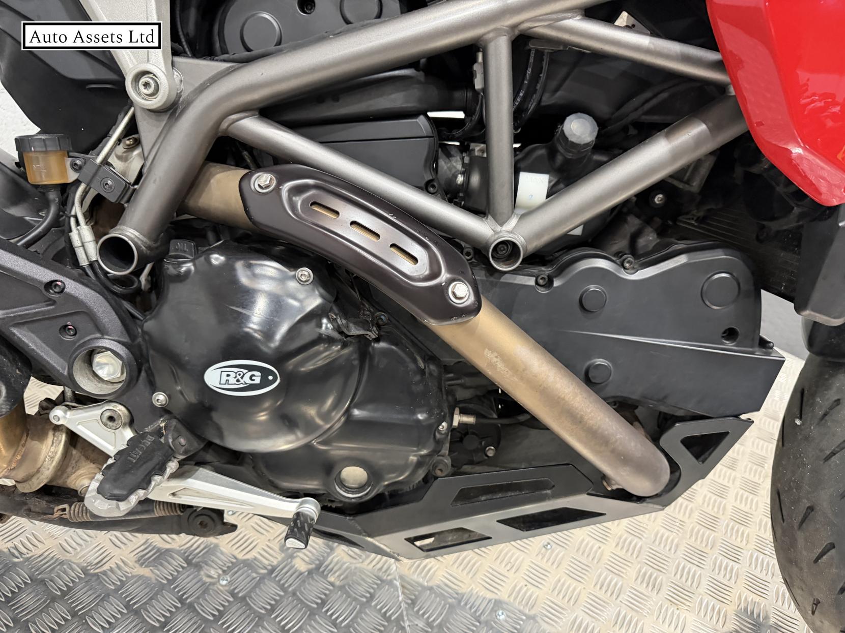 Ducati Hyperstrada 821 821 Naked Petrol Manual Euro 3 (104 ps)
