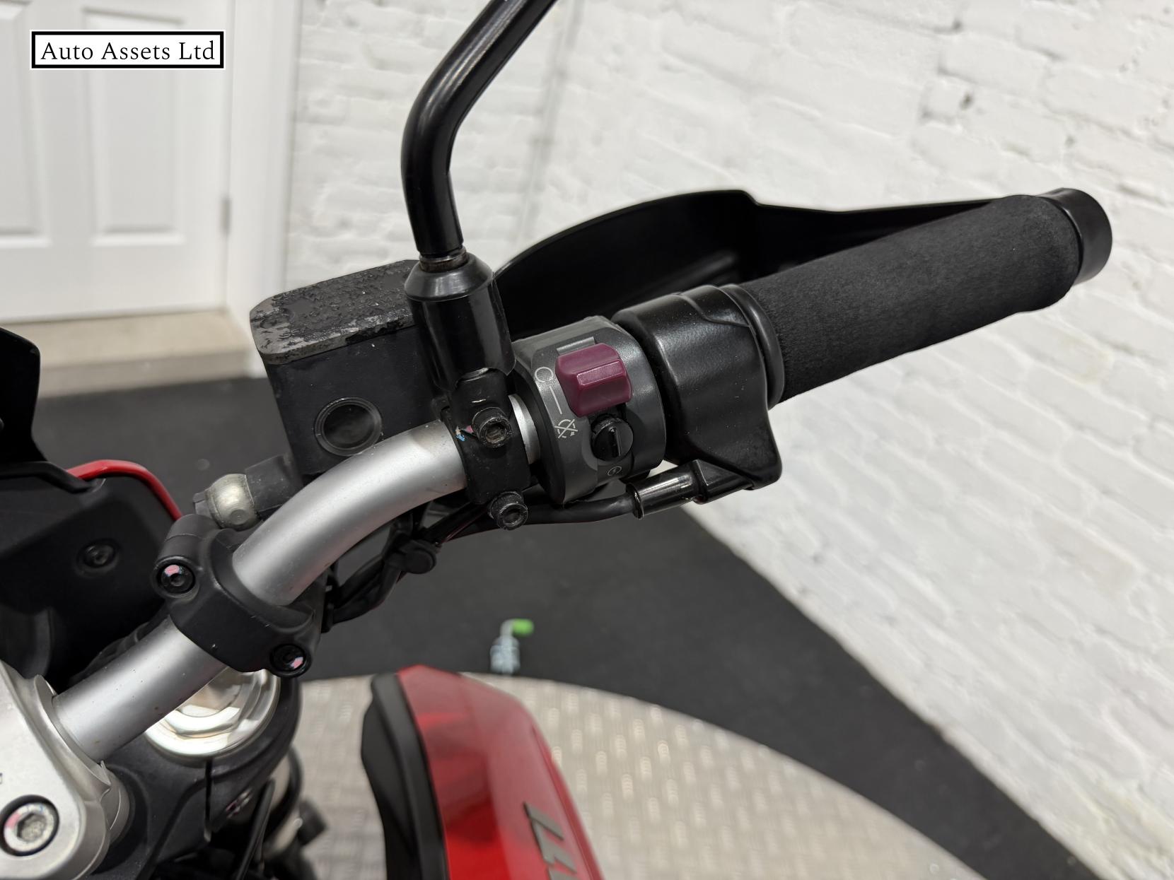 Ducati Hyperstrada 821 821 Naked Petrol Manual Euro 3 (104 ps)