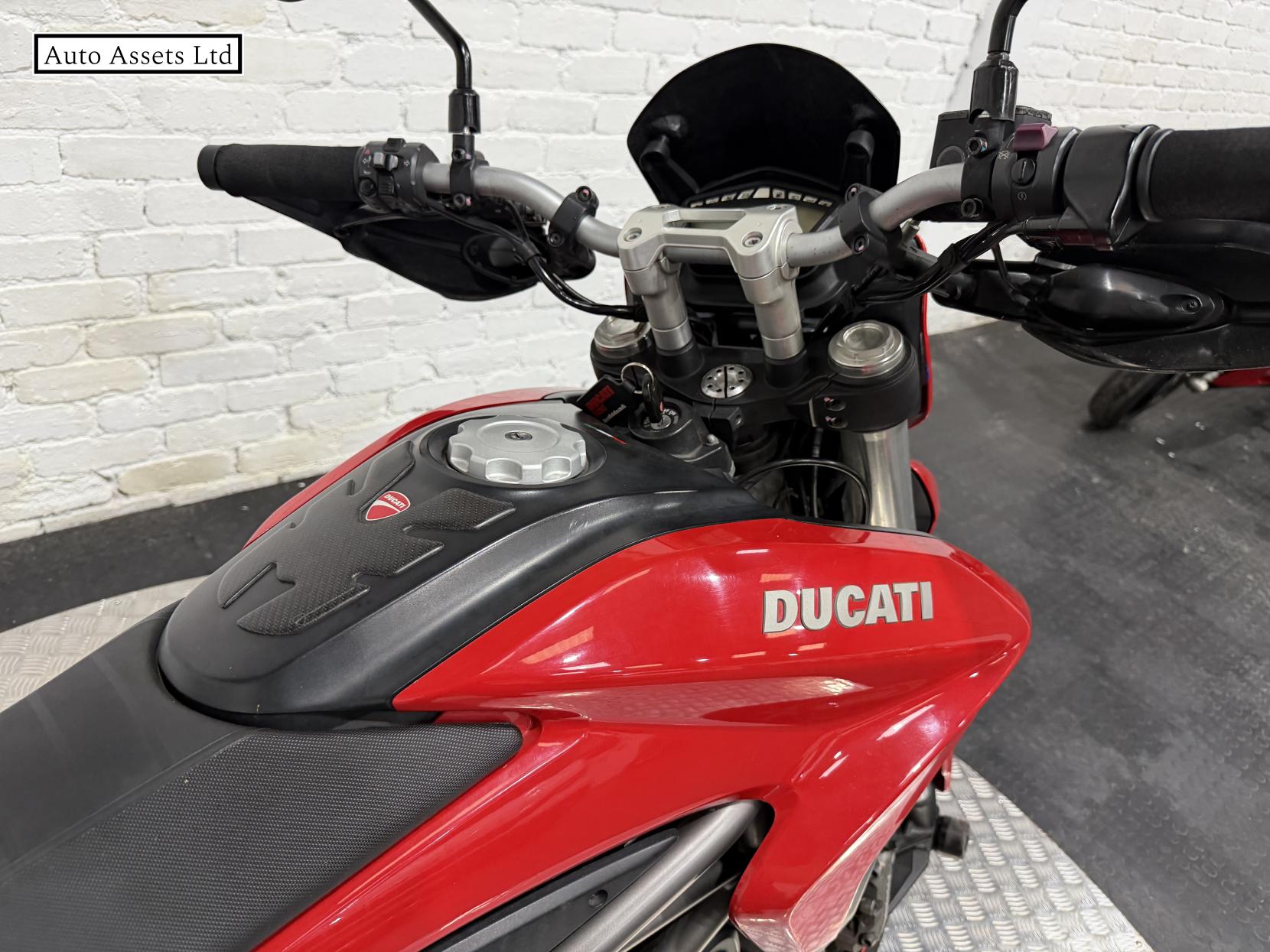 Ducati Hyperstrada 821 821 Naked Petrol Manual Euro 3 (104 ps)