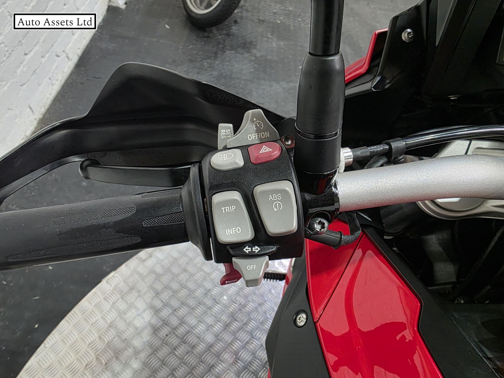 BMW S 1000 XR 1000 Sport Sports Tourer Petrol Manual Euro 4 (164 ps)