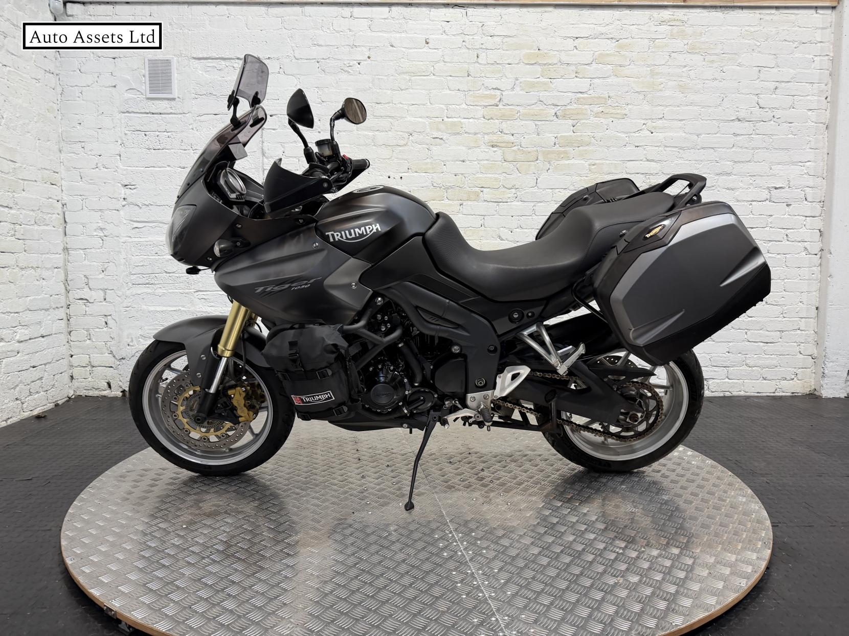 Triumph Tiger 1050 1050 Sport Adventure Petrol Manual (125 ps)