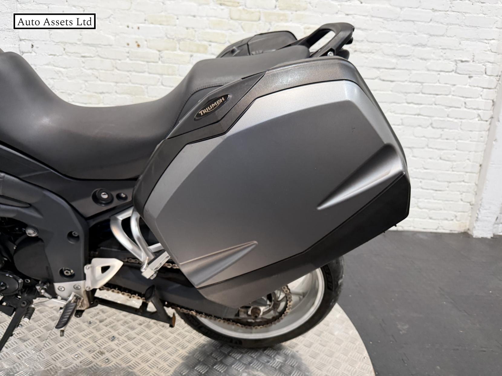 Triumph Tiger 1050 1050 Sport Adventure Petrol Manual (125 ps)