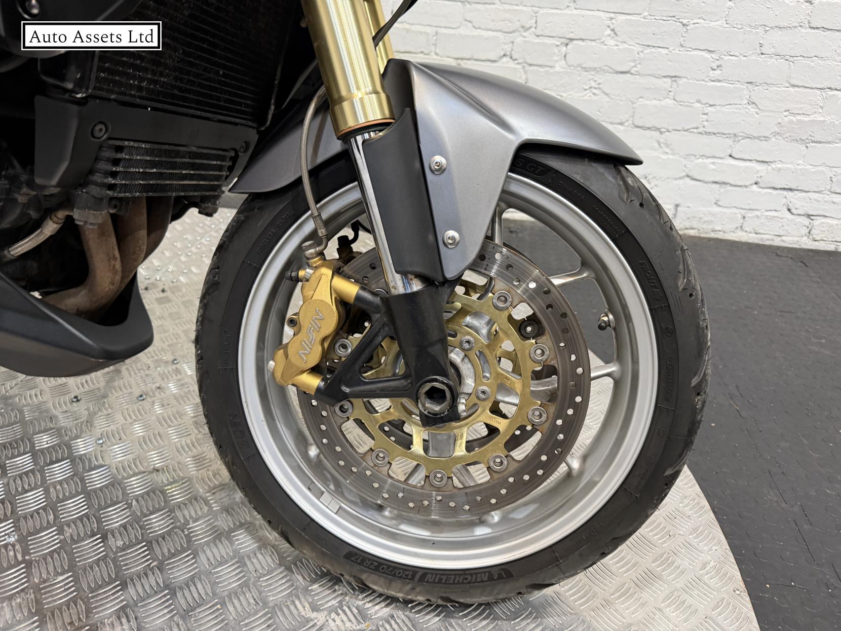 Triumph Tiger 1050 1050 Sport Adventure Petrol Manual (125 ps)