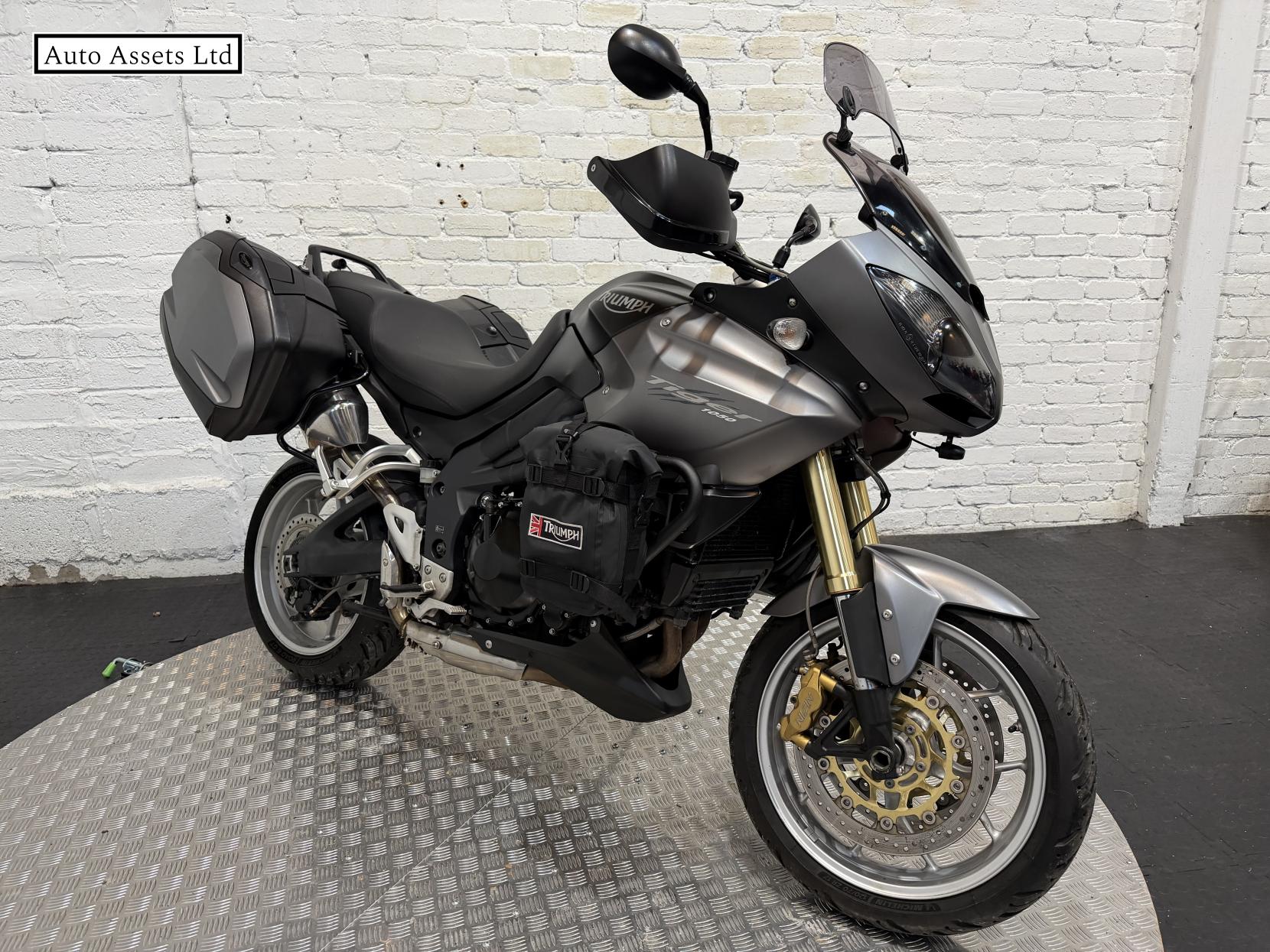 Triumph Tiger 1050 1050 Sport Adventure Petrol Manual (125 ps)