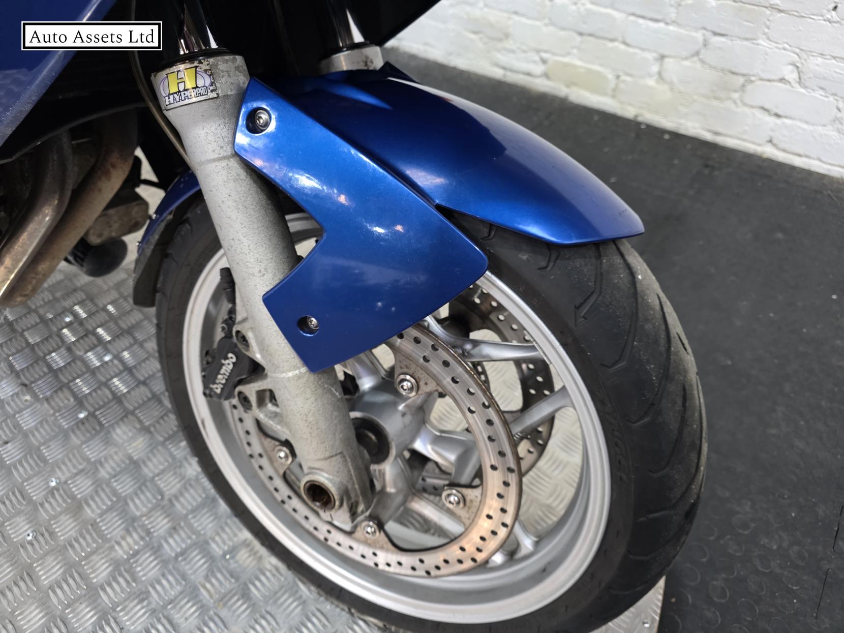 BMW F 800 ST 800 ST Petrol Manual (85 bhp)