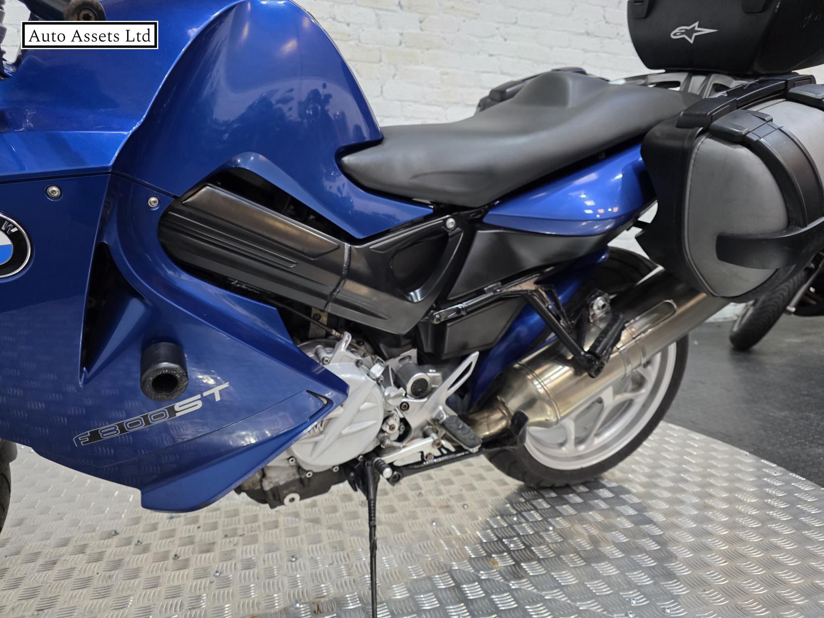 BMW F 800 ST 800 ST Petrol Manual (85 bhp)