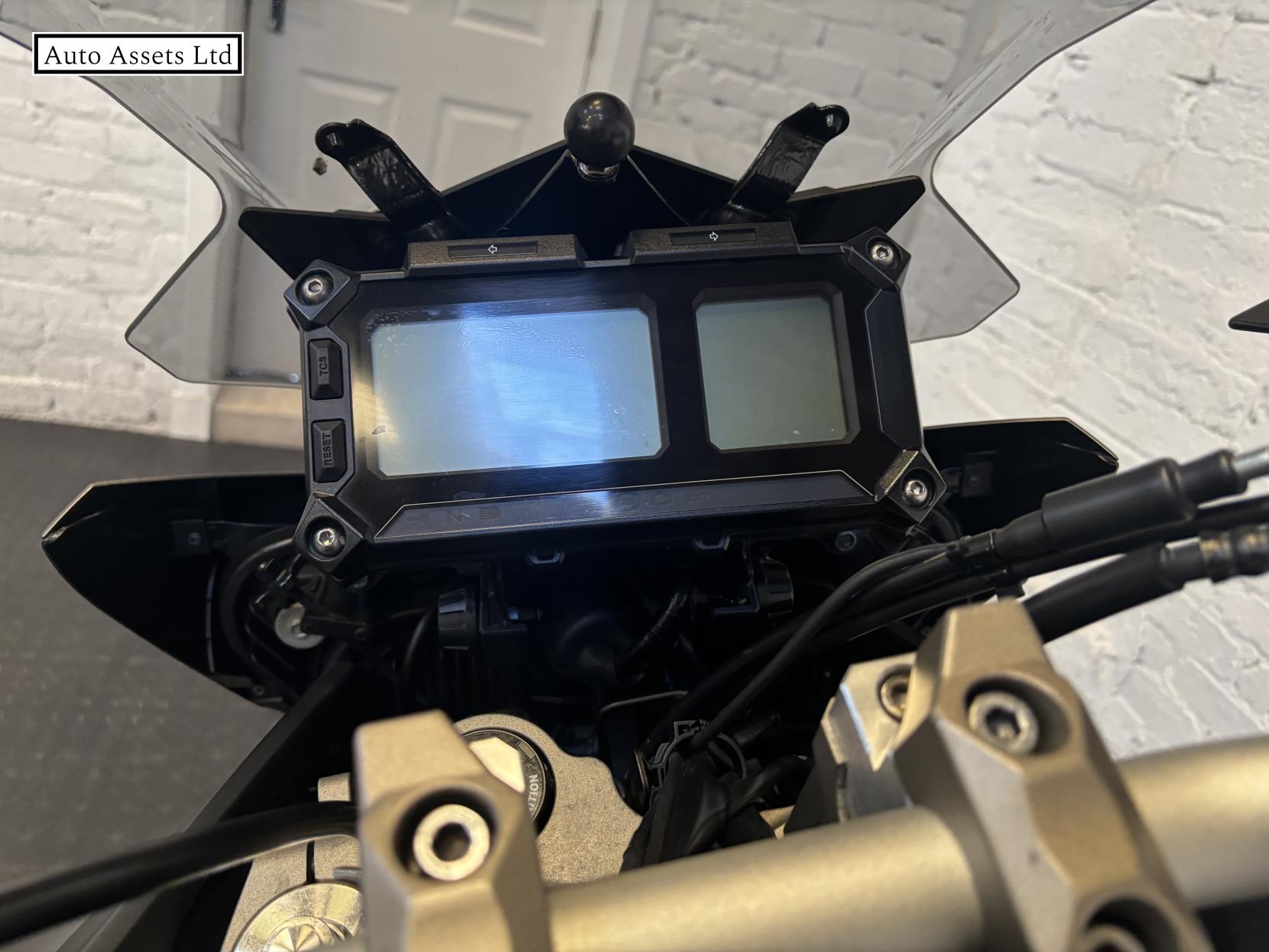 Yamaha TRACER 900 900 ABS Adventure Petrol Manual (115 ps)
