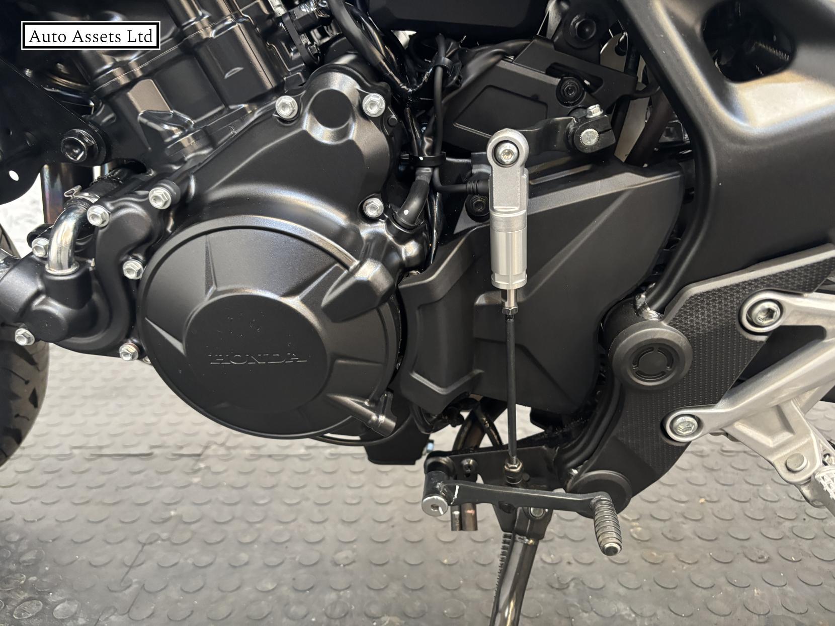 Honda CB750 Hornet 750 Naked Petrol Manual Euro 5 (91 ps)
