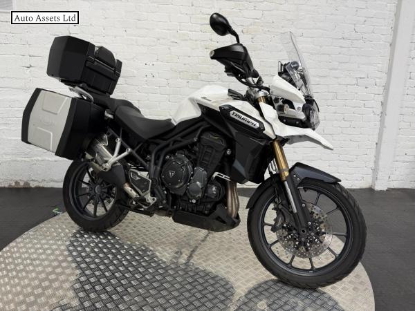 Triumph Explorer 1215 Adventure Petrol Manual (137 ps)