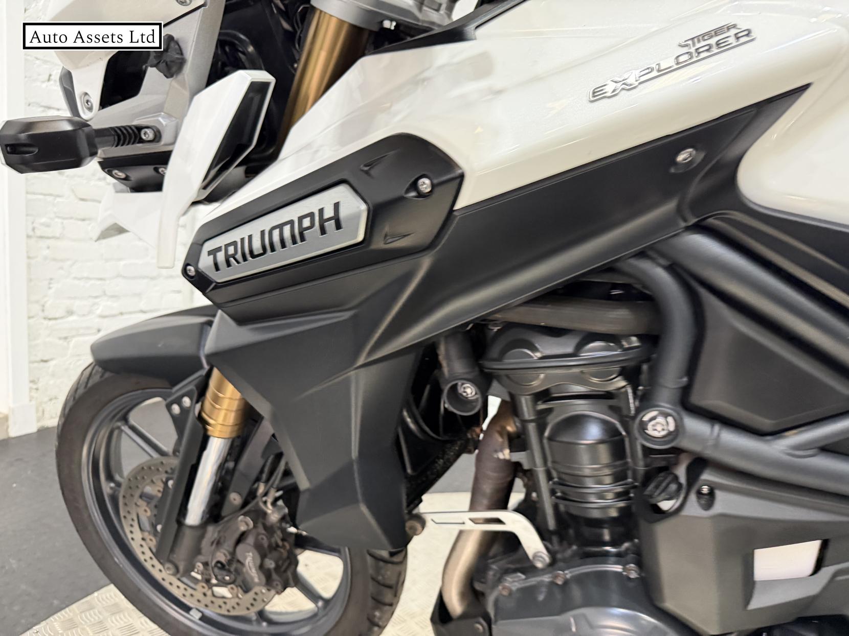 Triumph Explorer 1215 Adventure Petrol Manual (137 ps)