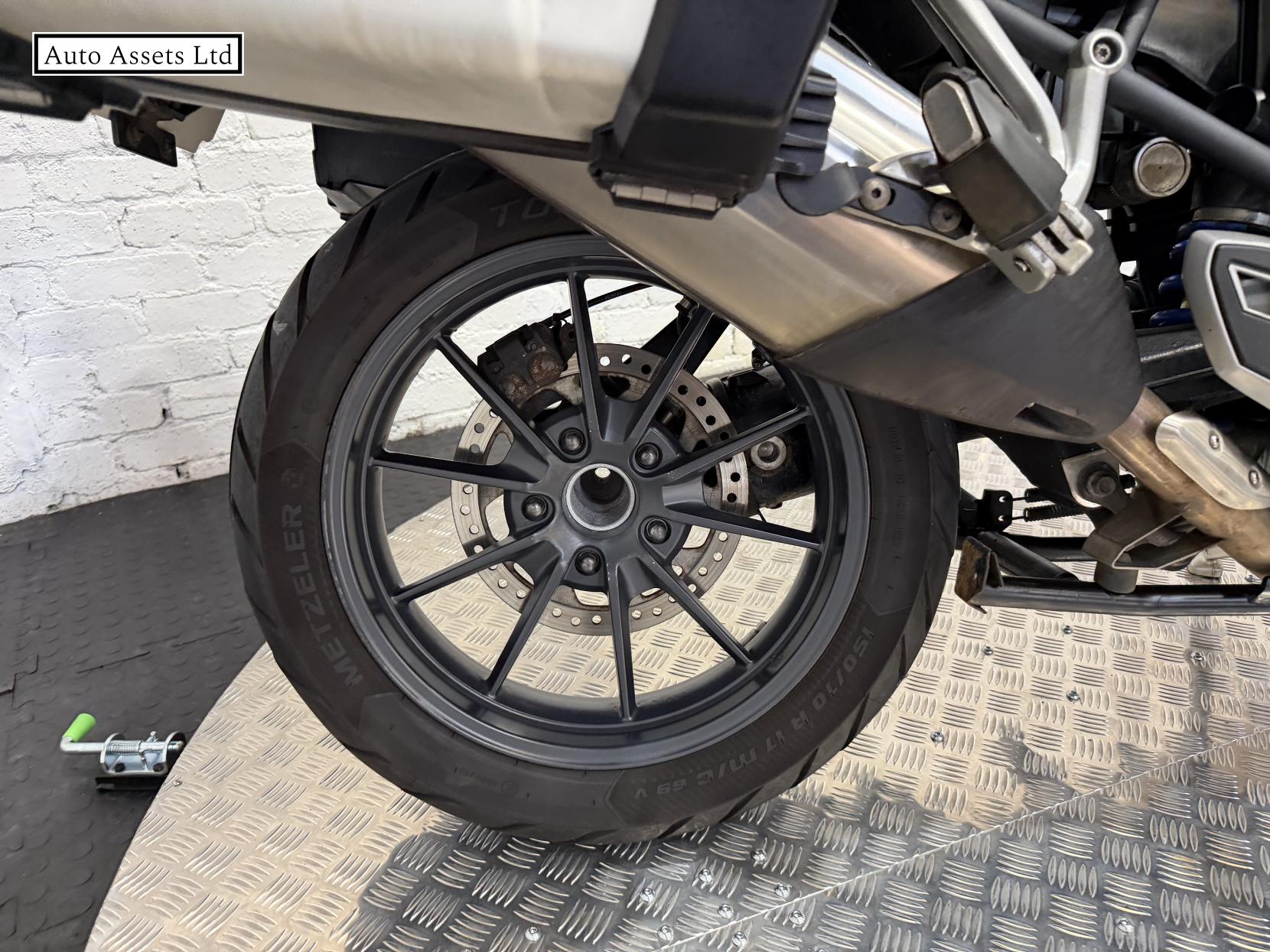 Triumph Explorer 1215 Adventure Petrol Manual (137 ps)