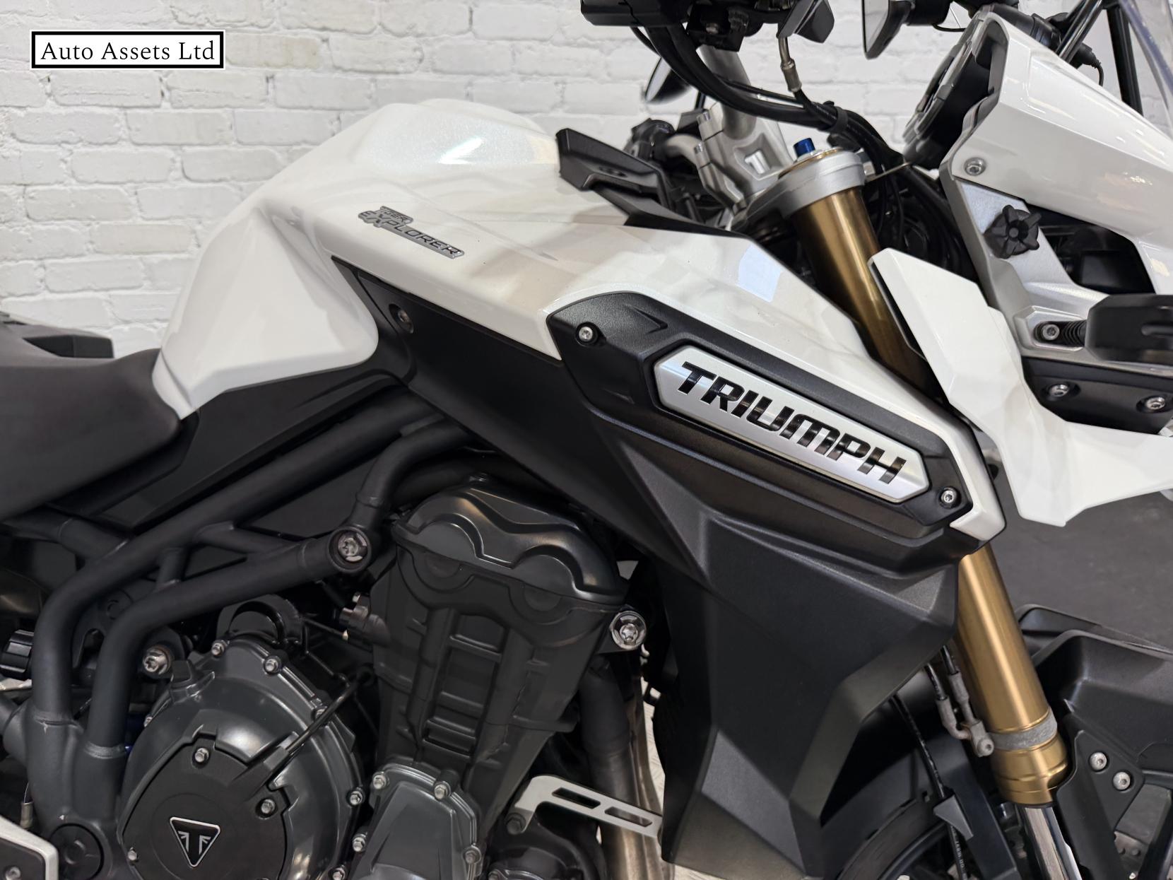 Triumph Explorer 1215 Adventure Petrol Manual (137 ps)