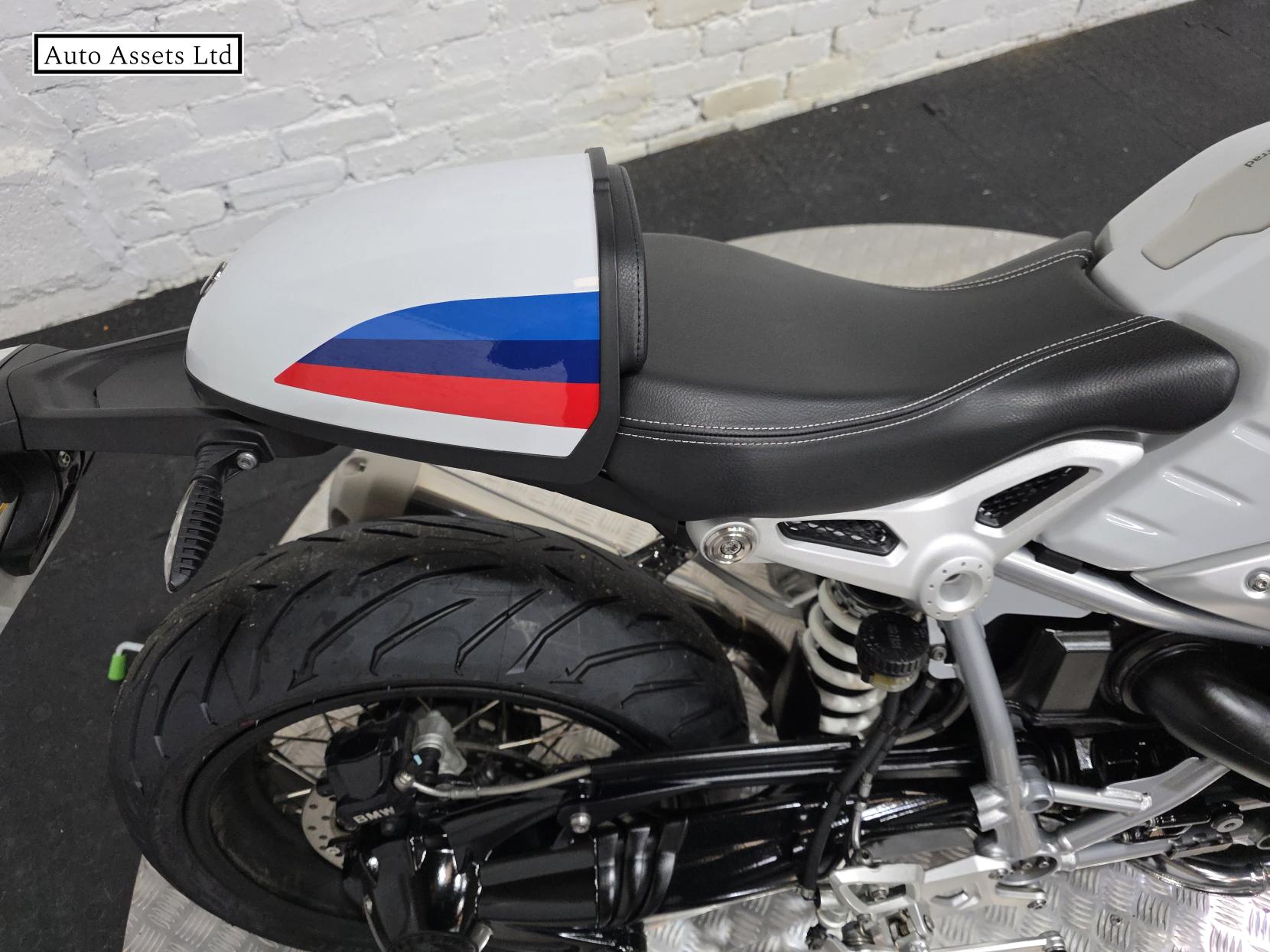BMW R nineT Racer 1170 Roadster/Retro Petrol Manual Euro 4 (110 ps)