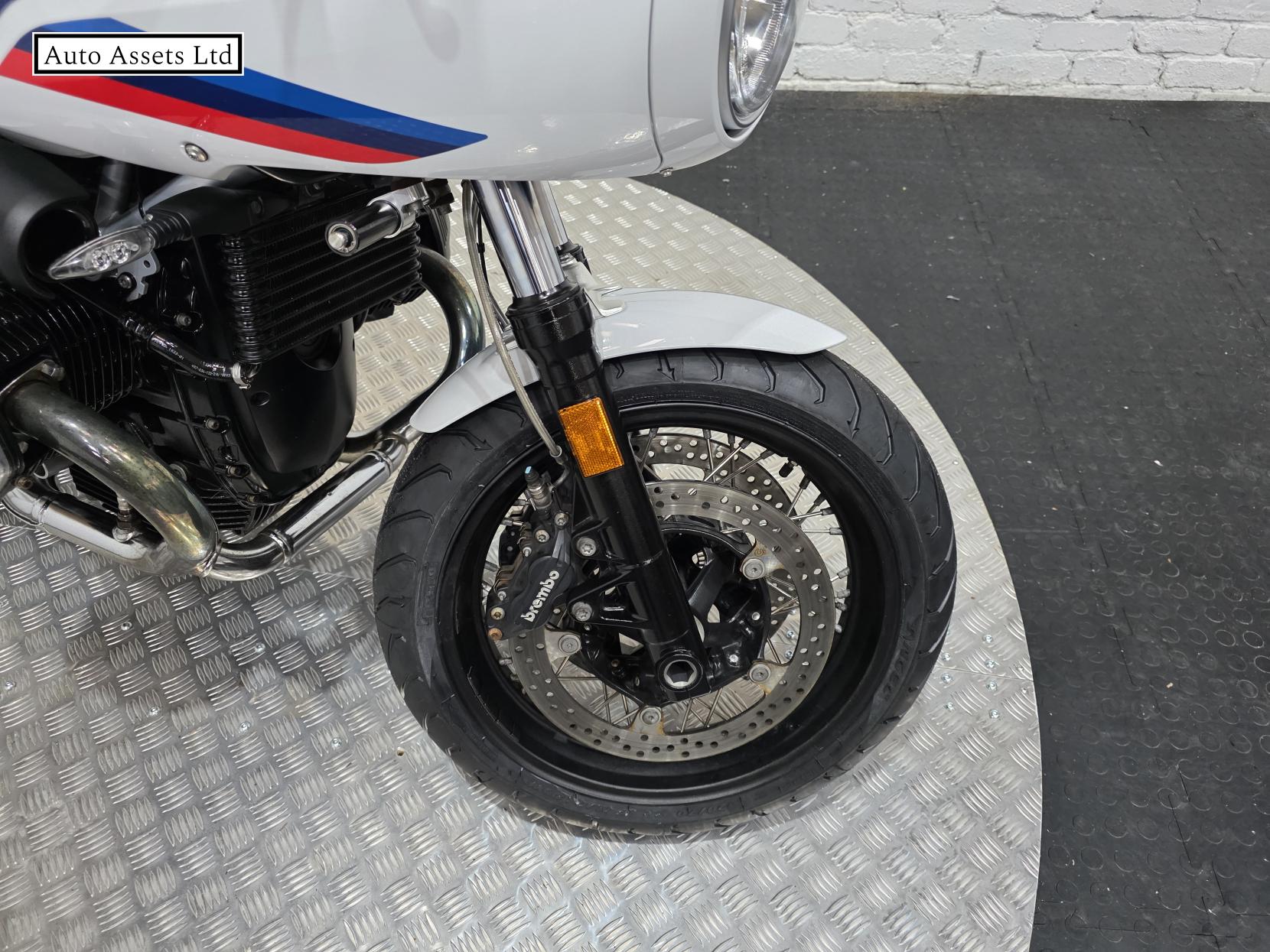 BMW R nineT Racer 1170 Roadster/Retro Petrol Manual Euro 4 (110 ps)