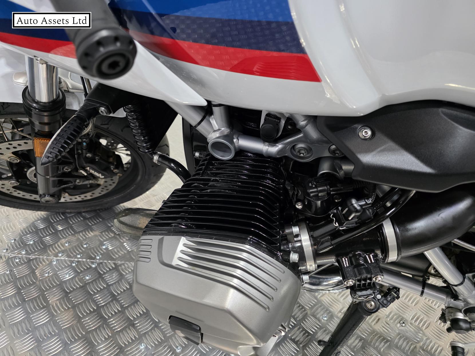 BMW R nineT Racer 1170 Roadster/Retro Petrol Manual Euro 4 (110 ps)