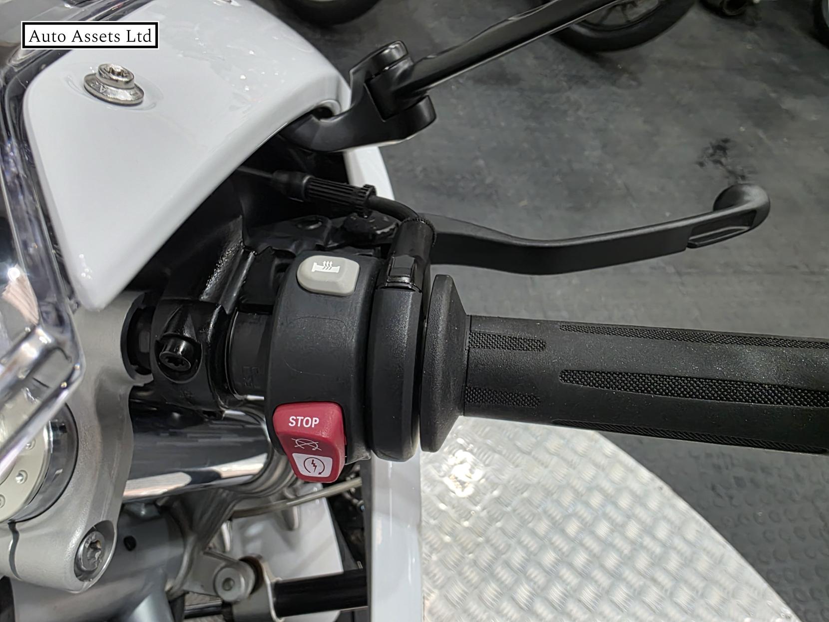 BMW R nineT Racer 1170 Roadster/Retro Petrol Manual Euro 4 (110 ps)