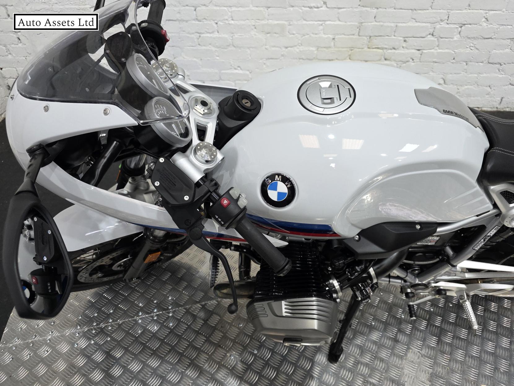 BMW R nineT Racer 1170 Roadster/Retro Petrol Manual Euro 4 (110 ps)