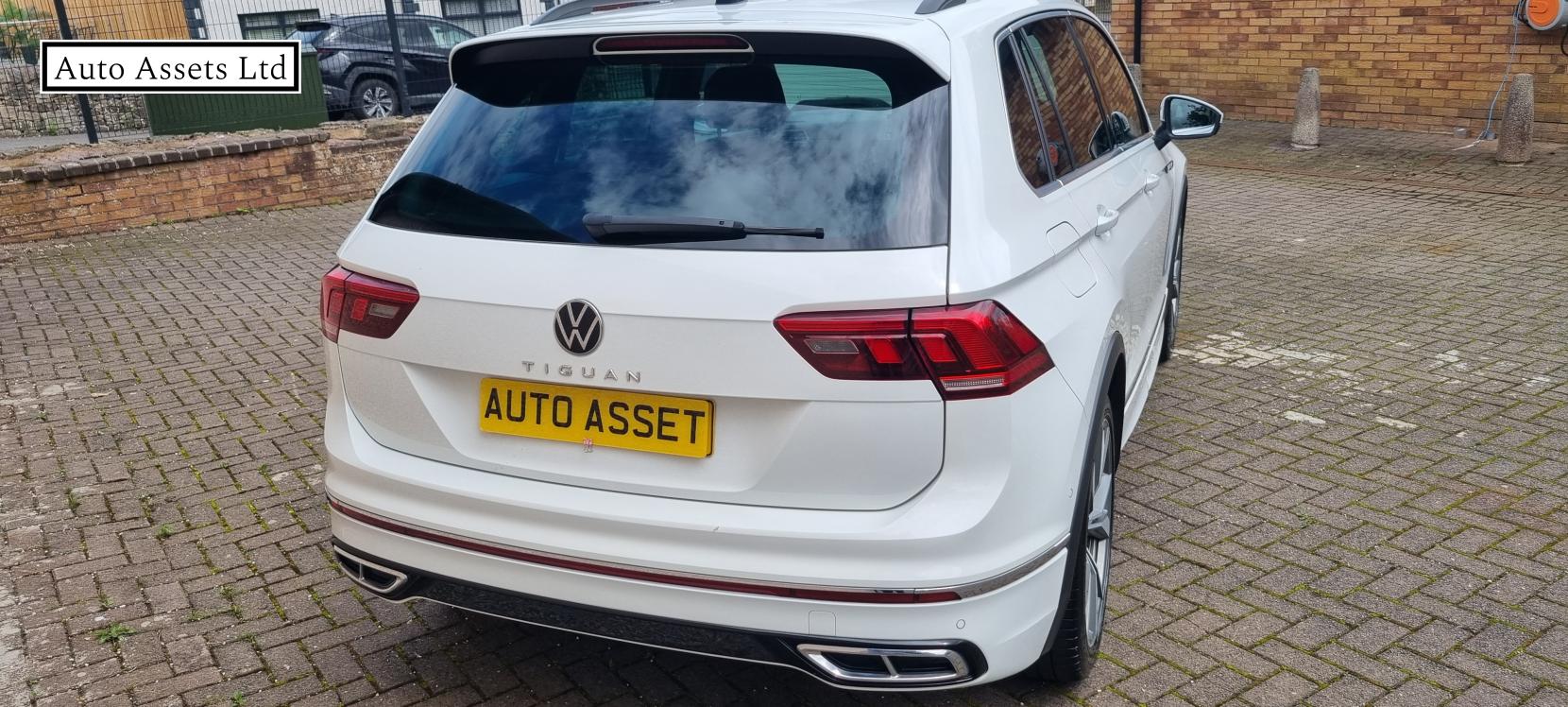 Volkswagen Tiguan 2.0 TDI R-Line SUV 5dr Diesel DSG Euro 6 (s/s) (150 ps)