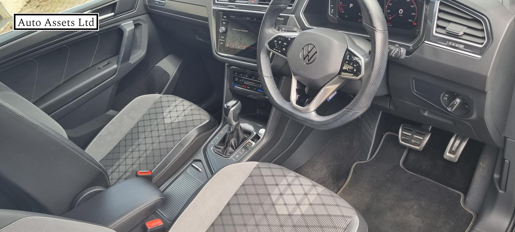Volkswagen Tiguan 2.0 TDI R-Line SUV 5dr Diesel DSG Euro 6 (s/s) (150 ps)