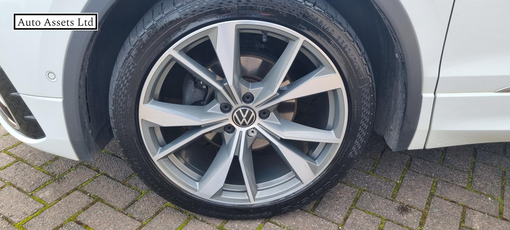 Volkswagen Tiguan 2.0 TDI R-Line SUV 5dr Diesel DSG Euro 6 (s/s) (150 ps)