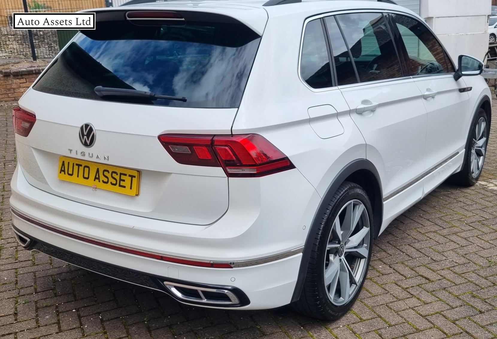 Volkswagen Tiguan 2.0 TDI R-Line SUV 5dr Diesel DSG Euro 6 (s/s) (150 ps)