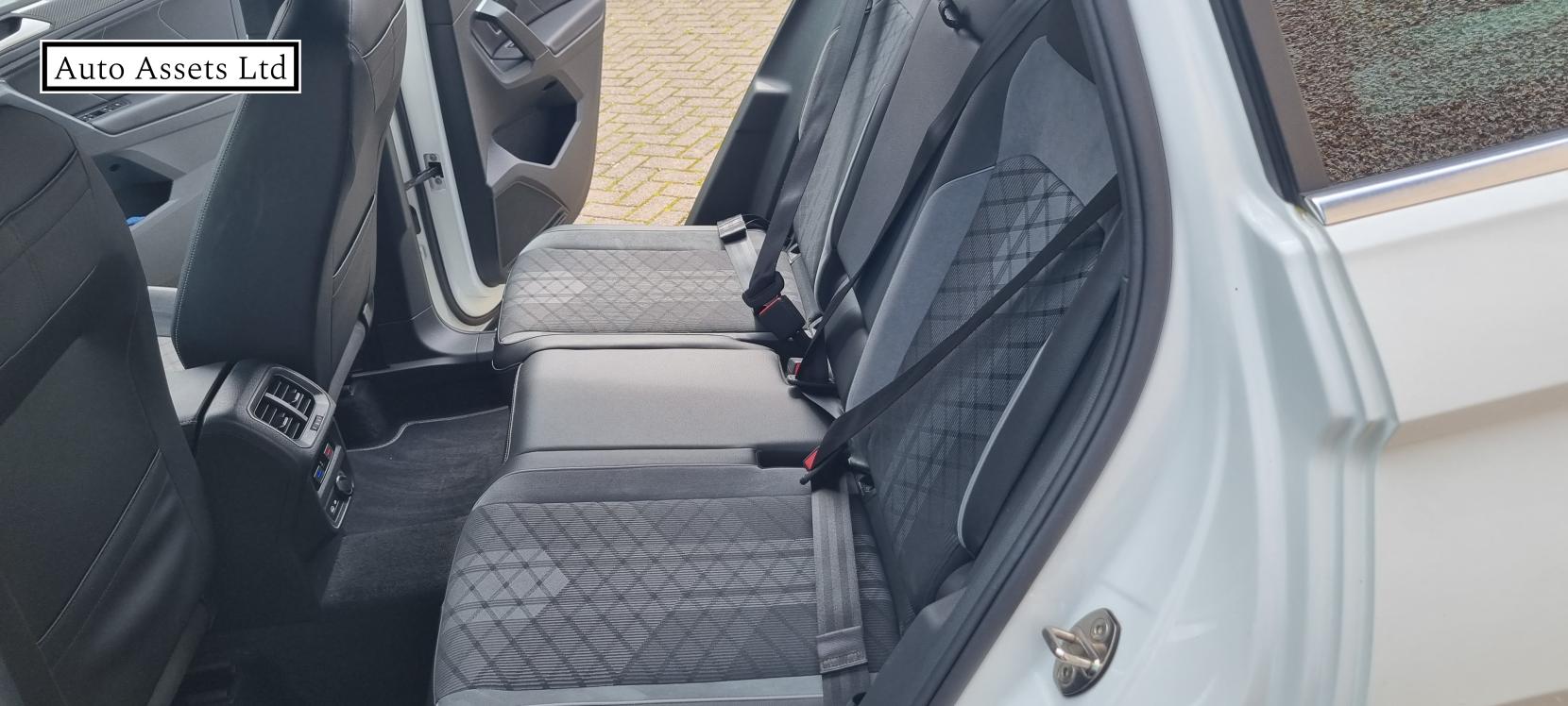 Volkswagen Tiguan 2.0 TDI R-Line SUV 5dr Diesel DSG Euro 6 (s/s) (150 ps)