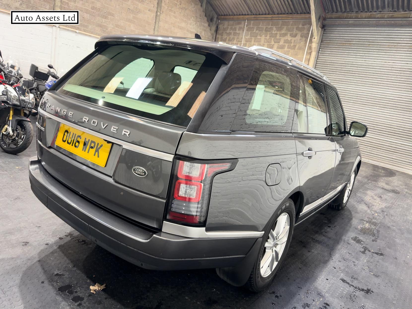 Land Rover Range Rover 3.0 TD V6 Vogue SE SUV 5dr Diesel Auto 4WD Euro 6 (s/s) (258 ps)