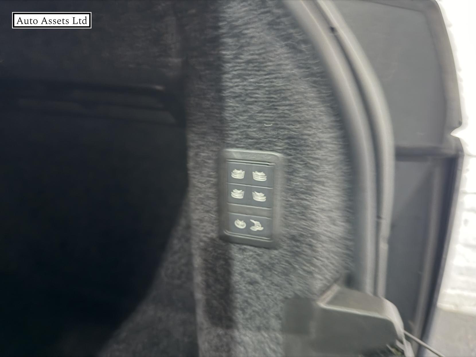 Land Rover Range Rover 3.0 TD V6 Vogue SE SUV 5dr Diesel Auto 4WD Euro 6 (s/s) (258 ps)