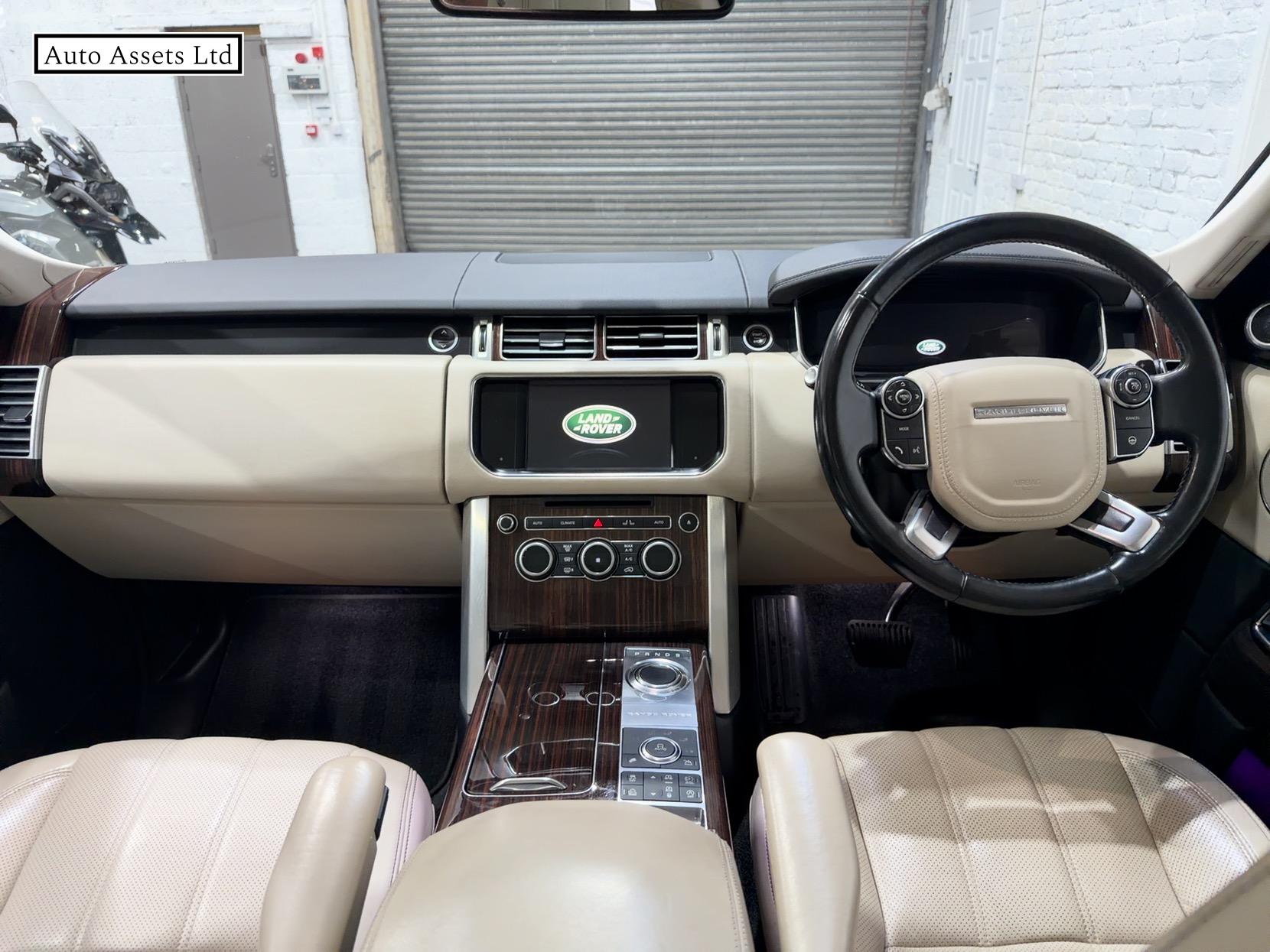 Land Rover Range Rover 3.0 TD V6 Vogue SE SUV 5dr Diesel Auto 4WD Euro 6 (s/s) (258 ps)