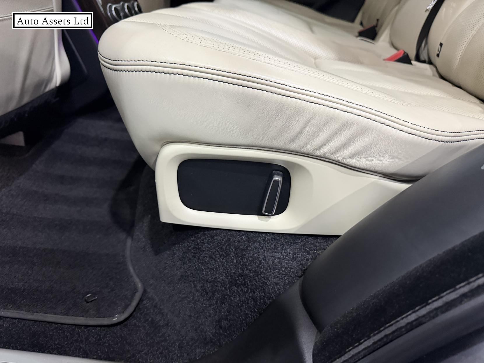 Land Rover Range Rover 3.0 TD V6 Vogue SE SUV 5dr Diesel Auto 4WD Euro 6 (s/s) (258 ps)