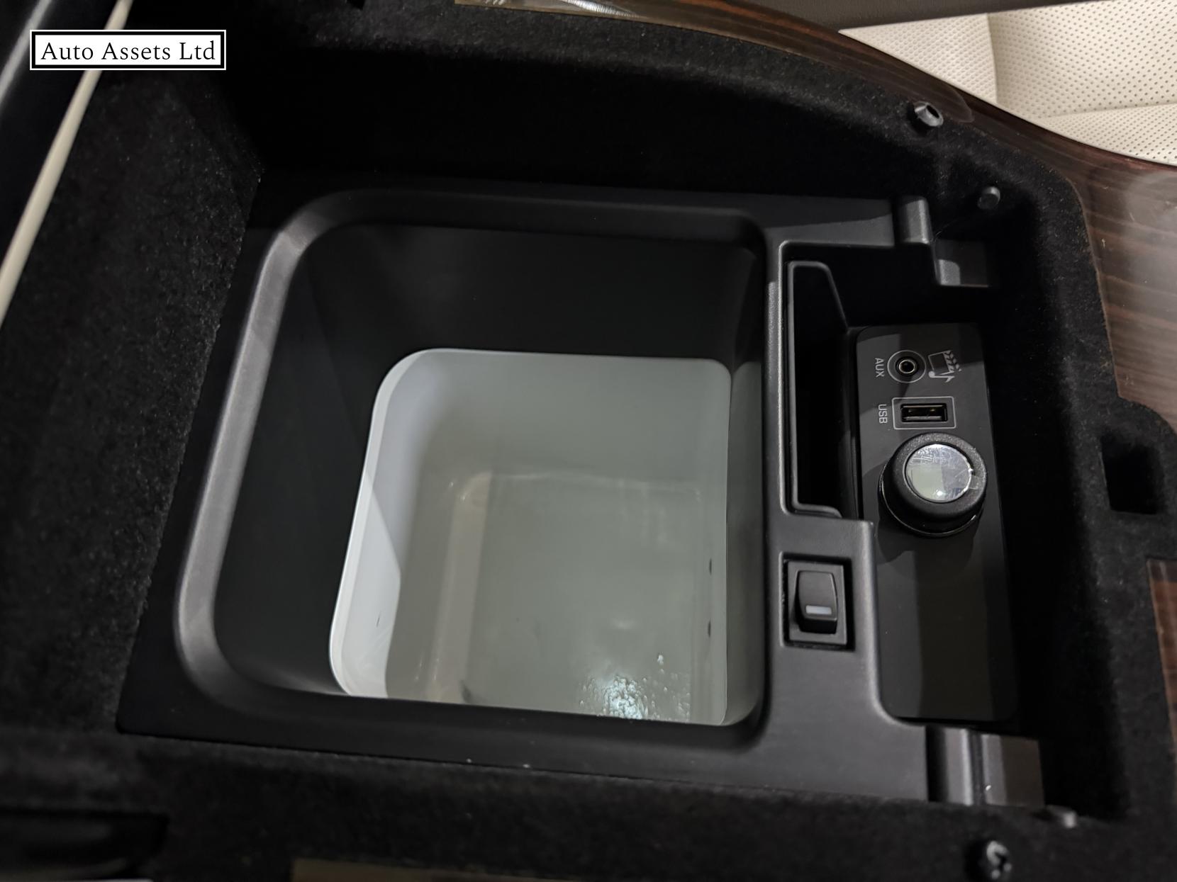 Land Rover Range Rover 3.0 TD V6 Vogue SE SUV 5dr Diesel Auto 4WD Euro 6 (s/s) (258 ps)