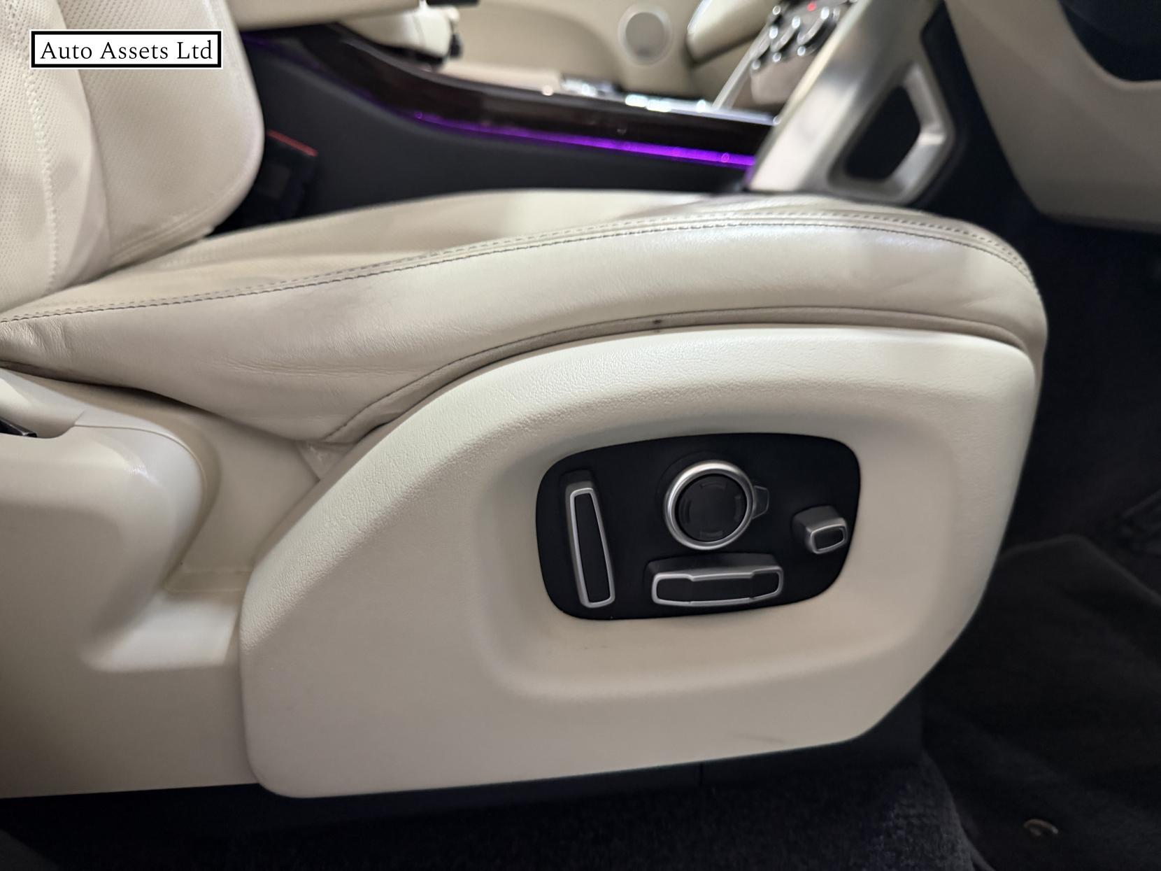 Land Rover Range Rover 3.0 TD V6 Vogue SE SUV 5dr Diesel Auto 4WD Euro 6 (s/s) (258 ps)