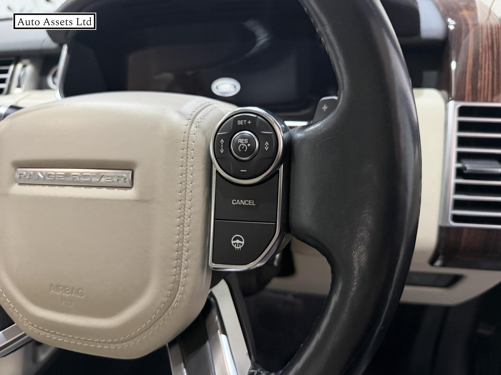 Land Rover Range Rover 3.0 TD V6 Vogue SE SUV 5dr Diesel Auto 4WD Euro 6 (s/s) (258 ps)