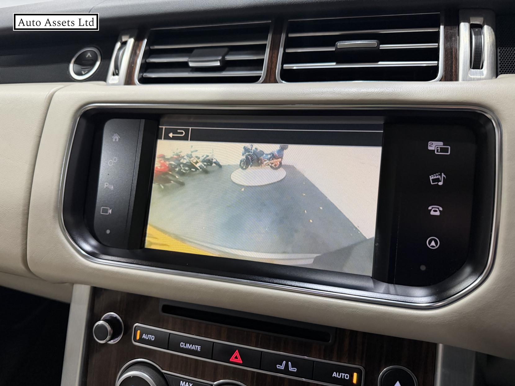 Land Rover Range Rover 3.0 TD V6 Vogue SE SUV 5dr Diesel Auto 4WD Euro 6 (s/s) (258 ps)