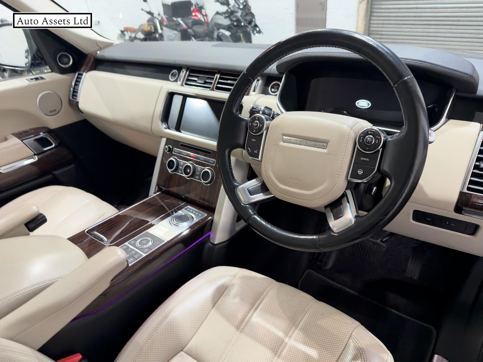 Land Rover Range Rover 3.0 TD V6 Vogue SE SUV 5dr Diesel Auto 4WD Euro 6 (s/s) (258 ps)