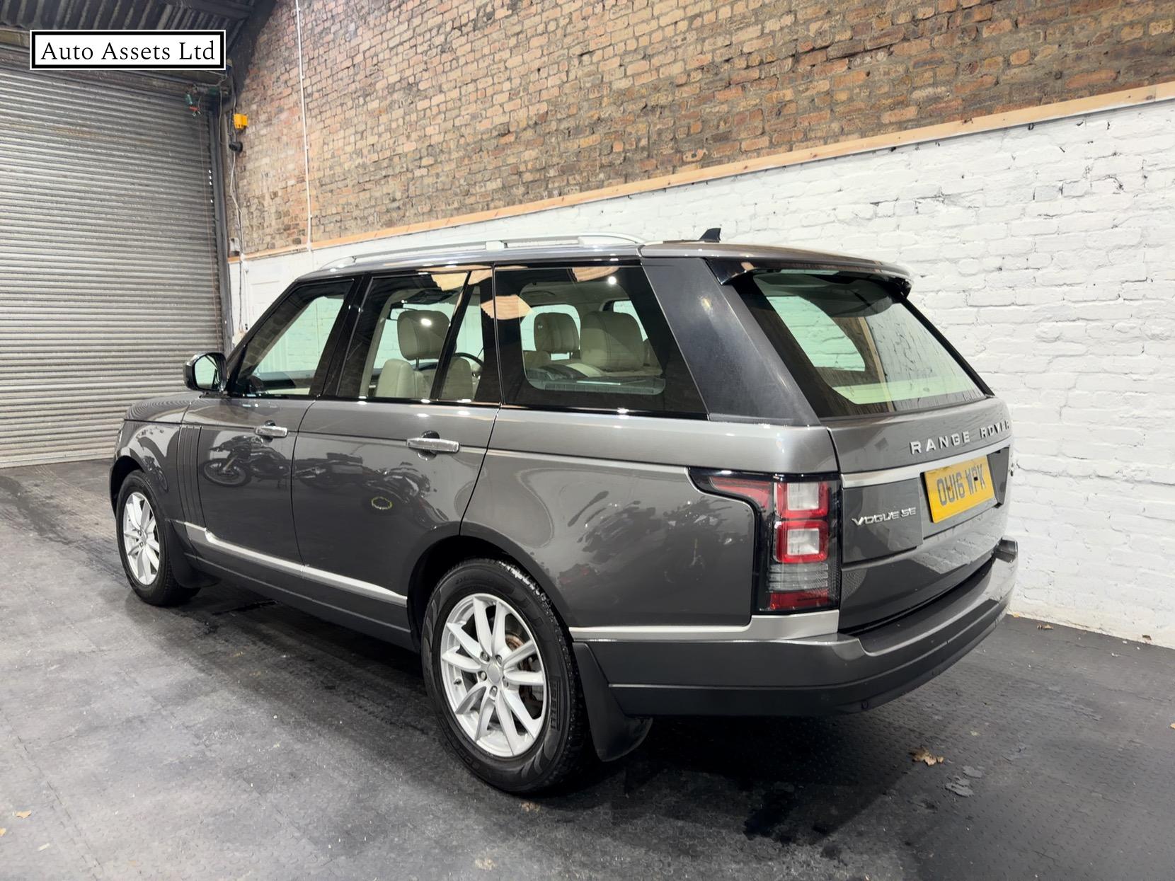 Land Rover Range Rover 3.0 TD V6 Vogue SE SUV 5dr Diesel Auto 4WD Euro 6 (s/s) (258 ps)