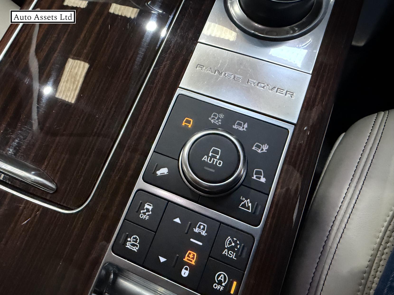Land Rover Range Rover 3.0 TD V6 Vogue SE SUV 5dr Diesel Auto 4WD Euro 6 (s/s) (258 ps)
